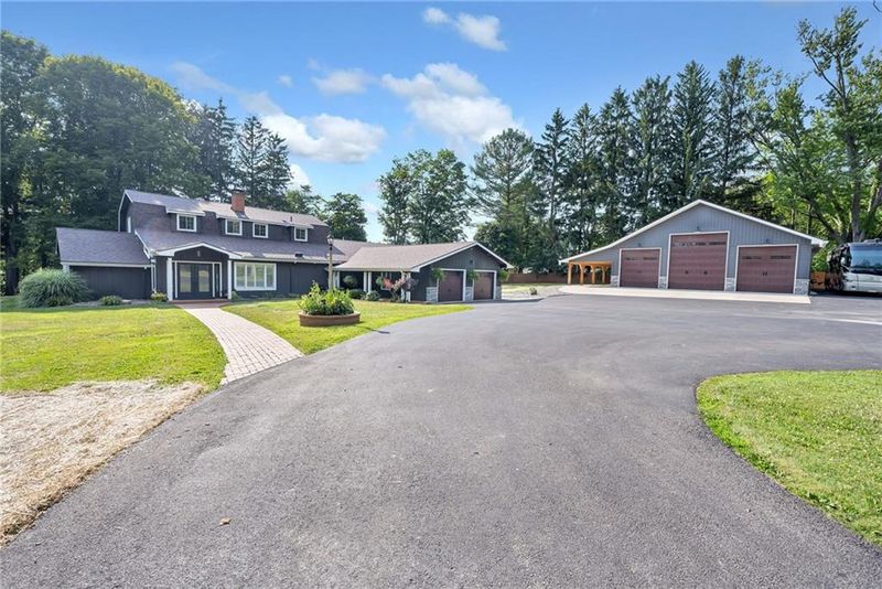 27 East Maitland Lane, Neshannock, New Castle, PA